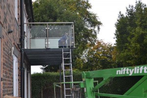 walk-on-glass-balcony-1